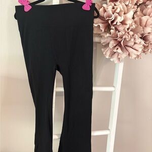 Fashion nova sport butt shaping and lift flare yoga pants